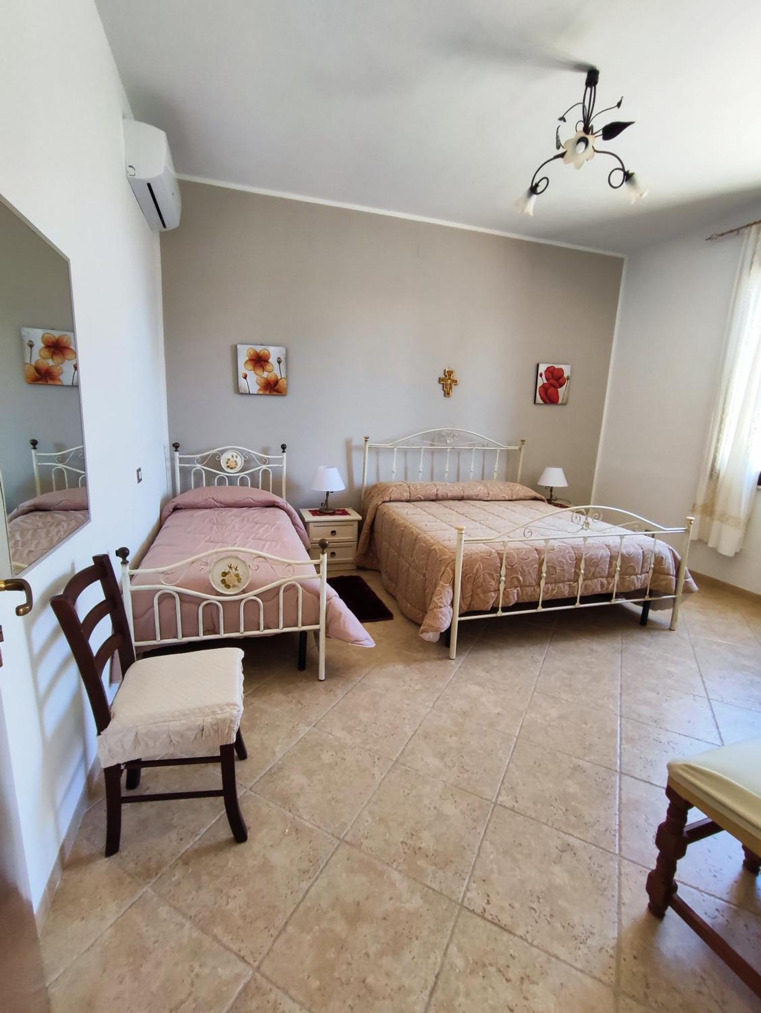Casolare Nelle Saline Bed & Breakfast Torre Nubia Екстериор снимка
