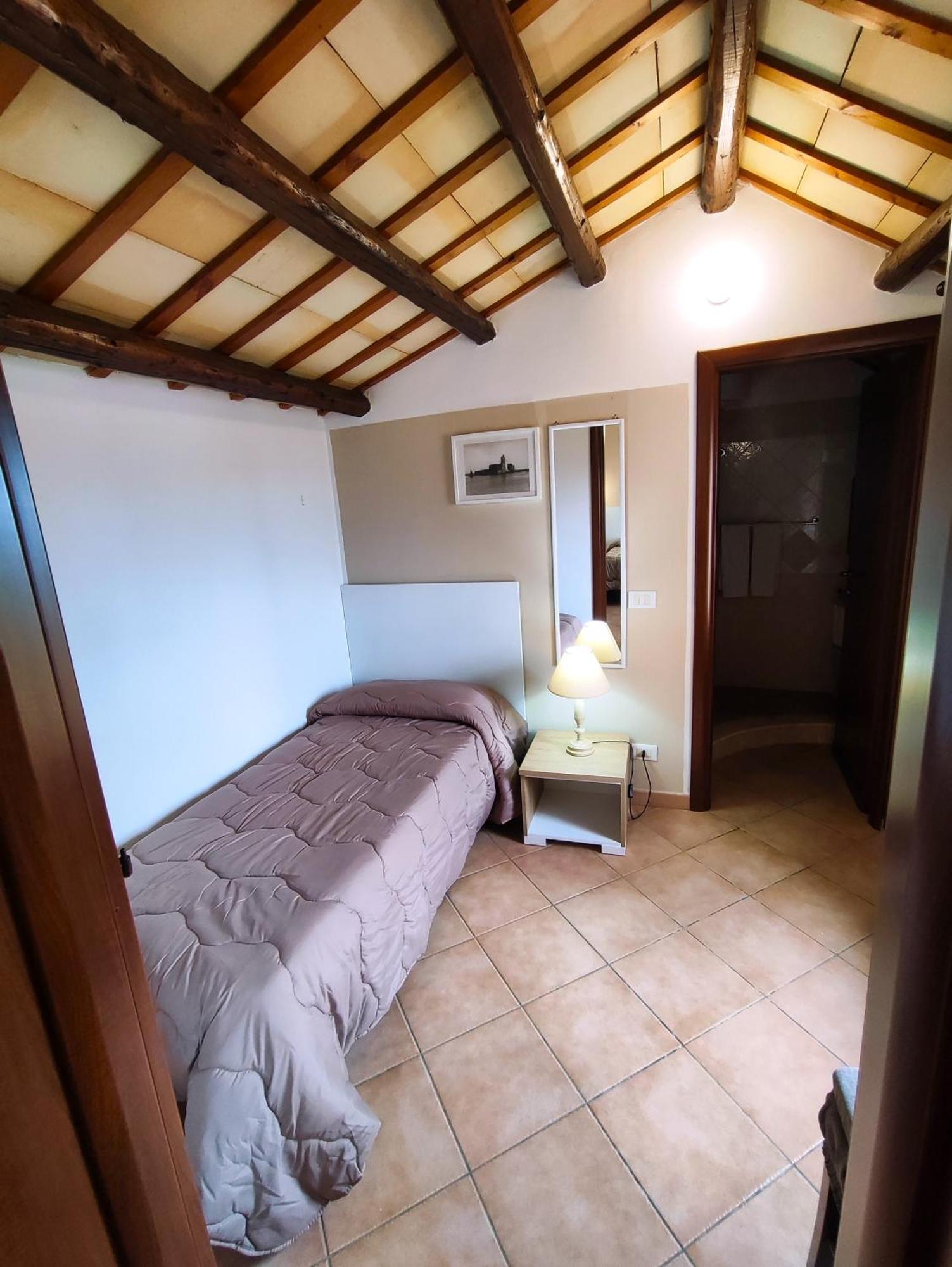 Casolare Nelle Saline Bed & Breakfast Torre Nubia Екстериор снимка