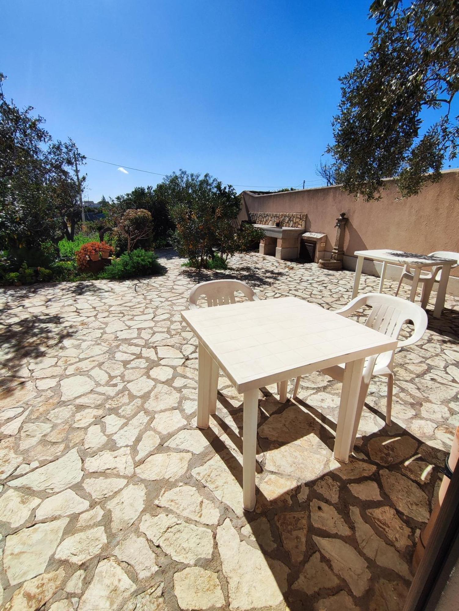 Casolare Nelle Saline Bed & Breakfast Torre Nubia Екстериор снимка