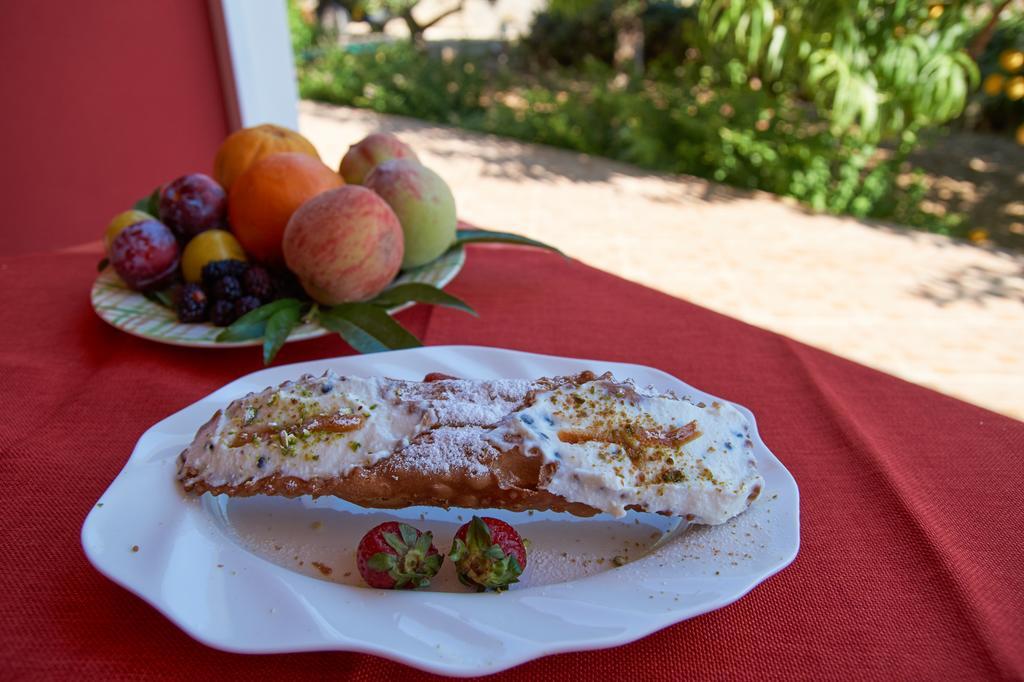 Casolare Nelle Saline Bed & Breakfast Torre Nubia Екстериор снимка